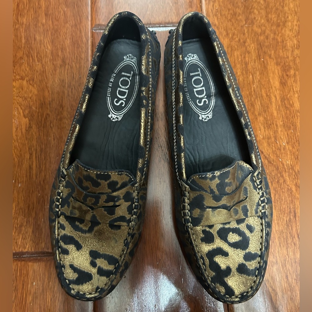 Tod’s animal print loafer